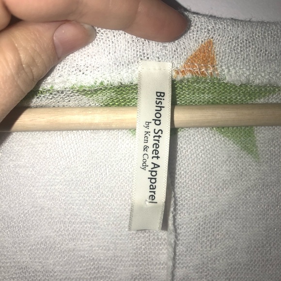 Bishop Street Apparel by Ken & Cody Star Top - Picture 3 of 3